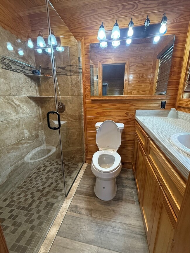 Building Photo - 902 Hidden Valley Dr