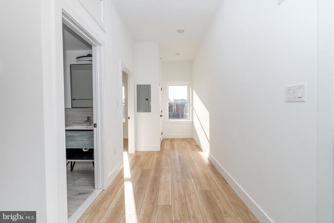 Building Photo - 2700 E Auburn St