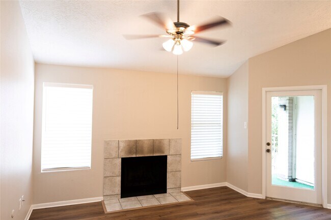 Building Photo - 2021 Spenwick Dr