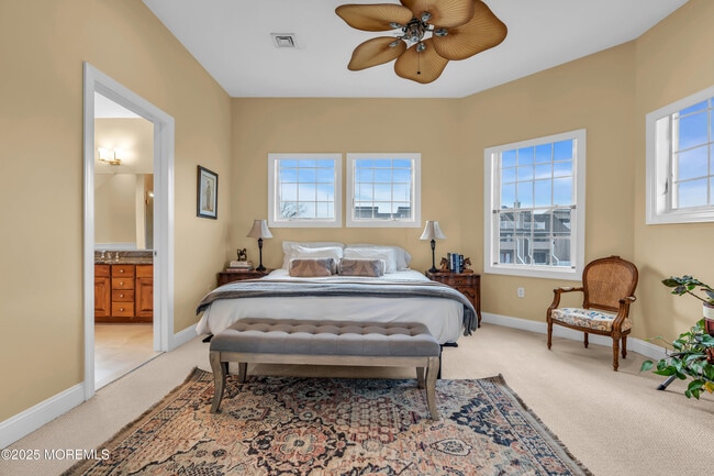 Building Photo - 2 Tradewinds Ln