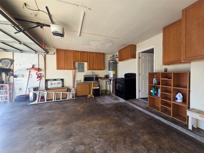 Building Photo - 16102 Mission Village Dr