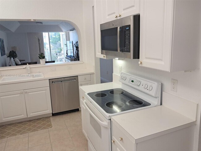 Building Photo - 10710 NW 66th St