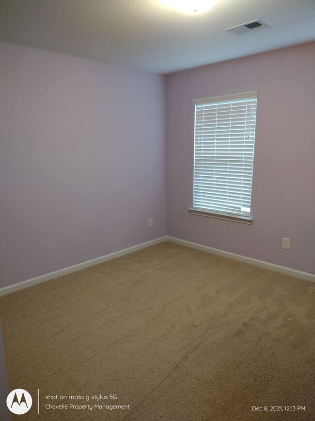 Building Photo - Beautiful 5 bedroom FOR RENT