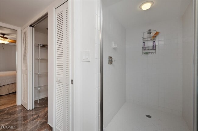 Building Photo - 6585 Nicholas Blvd