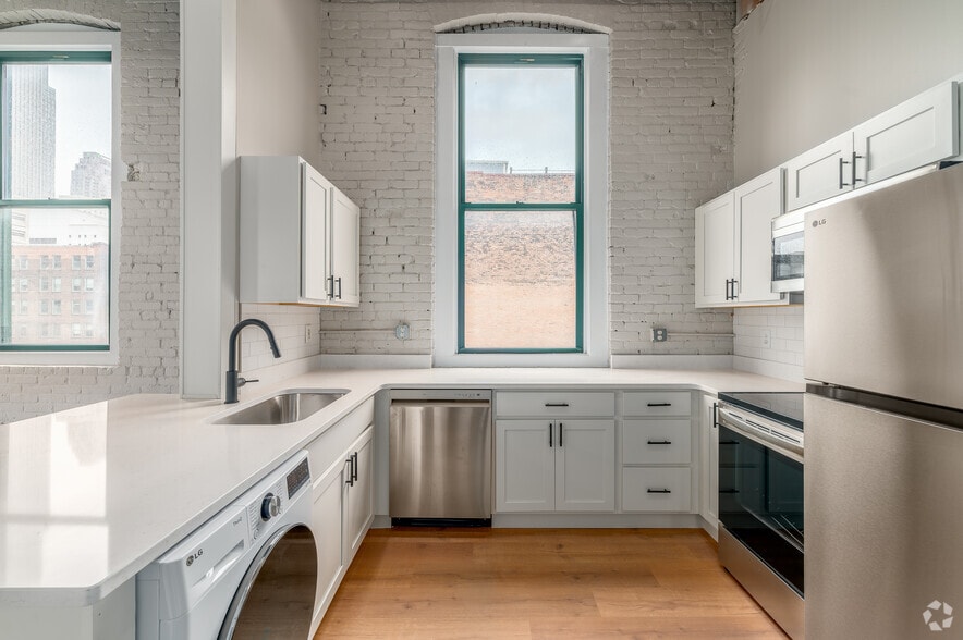 A12 - 1BR, 1BA - 732SF - Kitchen - Shorehaus Lofts