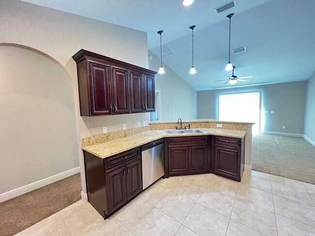 Building Photo - Beautiful 3 BD/2BA Home in Beautiful Ocklawaha!!!