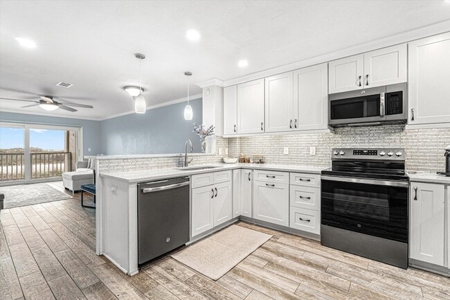 Building Photo - 3385 Coastal Hwy