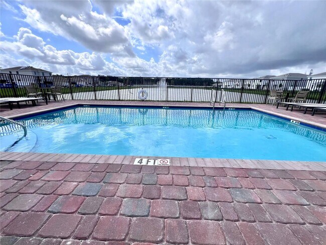 Building Photo - 4784 SW 72nd Terrace