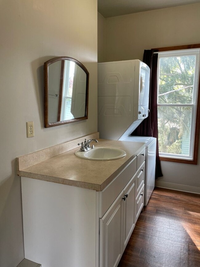 Building Photo - M1614 #1-3