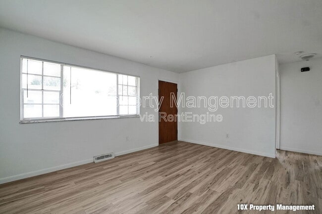 Building Photo - 92 Cherrington Rd
