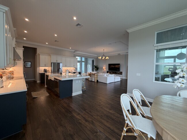 Building Photo - 8346 Puccini Way