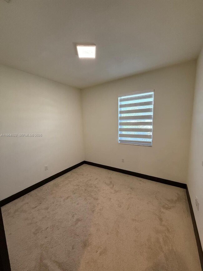 Building Photo - 15677 NW 91st Ct