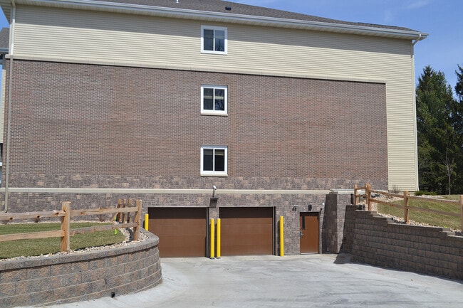 Building Photo - Coral Ridge Senior (55+) Apartments