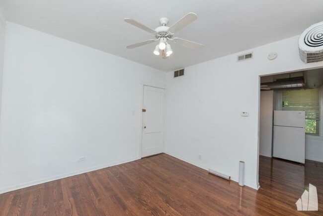 Building Photo - 2 bedroom in Chicago IL 60640