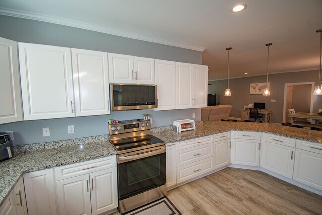Building Photo - Coming Soon! 3 Bedroom 2.5 Bath - 25 Minutes from Camp Lejeune