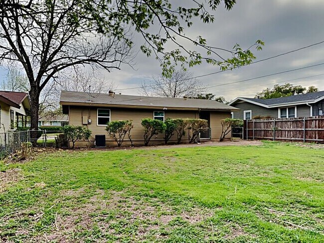 Building Photo - 4720 Kilpatrick Ave