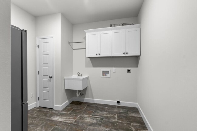 Building Photo - Beautiful Home in Walden Park