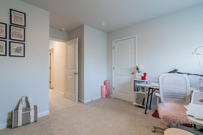 Building Photo - Like New Home in Grovetown