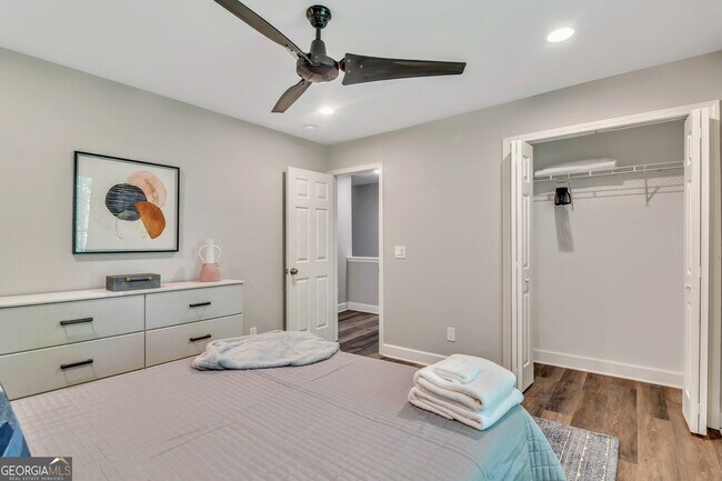 Building Photo - 2145 Lindley Ln