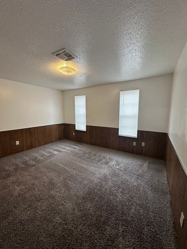 Building Photo - 4808 S Dimple Dr