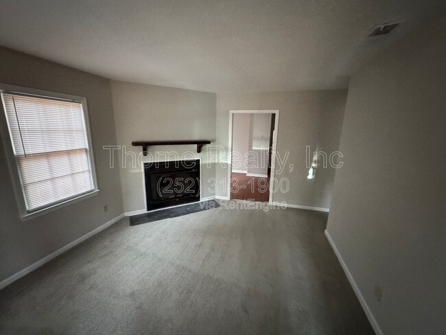 Building Photo - 2257 Sherwood Ave