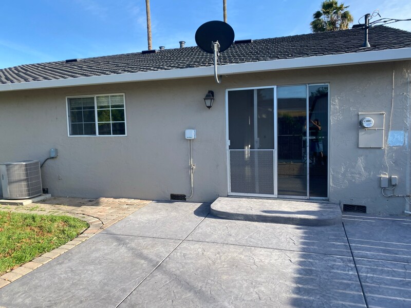 Building Photo - 100 Novato Dr