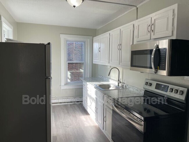 Building Photo - 226 N State St