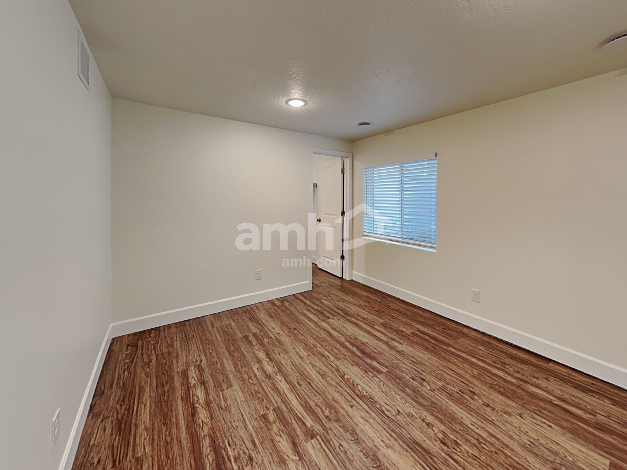 Building Photo - 11031 Kitty Hawk Rd