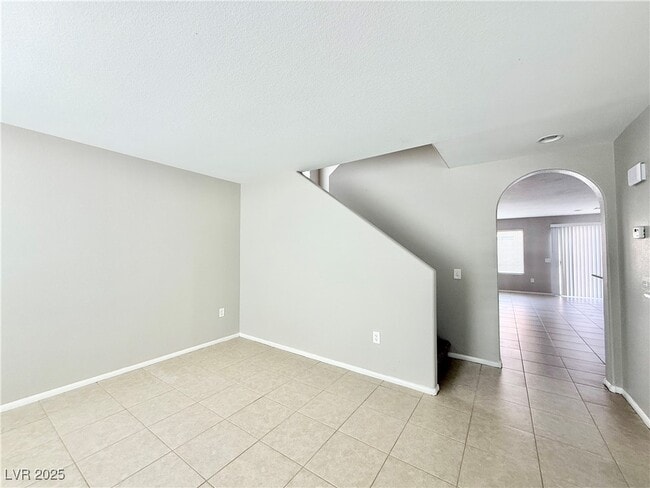 Building Photo - 712 E Caballo Hills Ave