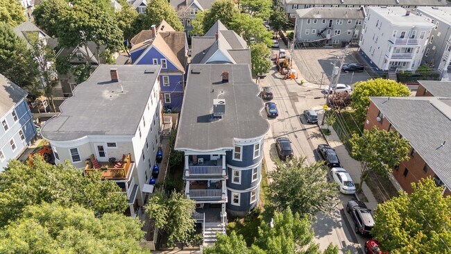 Building Photo - 26 Hinckley St