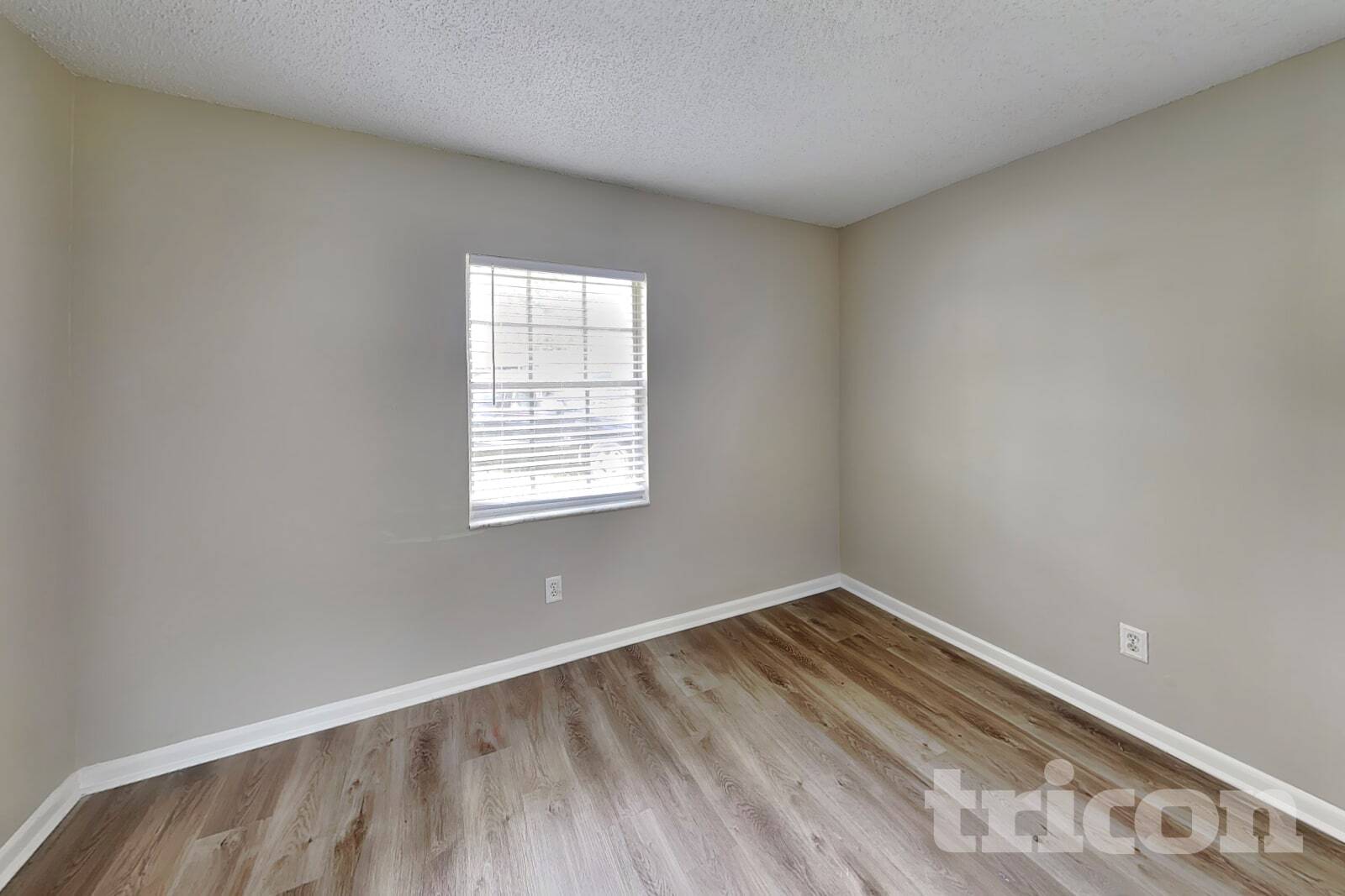 Building Photo - 1404 Fernwood Pl