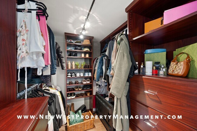 Building Photo - Spectacular Little Italy Loft at Doma, 2 Parking Spaces! Small Pet OK!