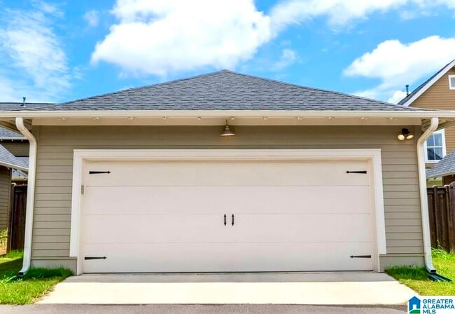 Building Photo - 3423 Sawyer Dr