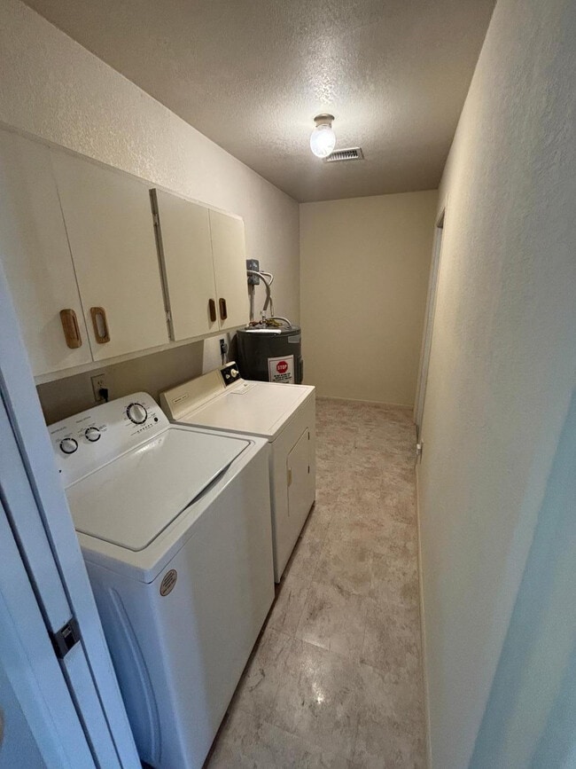 Building Photo - 1584 Sandy Ln