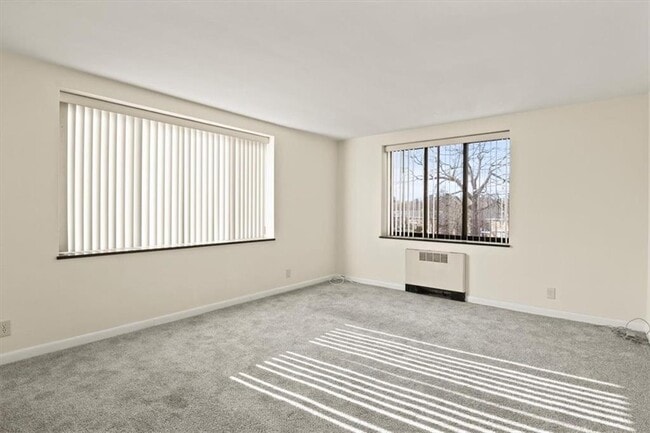 Building Photo - 2501 East Ave