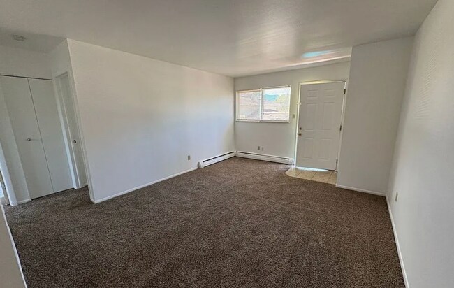 Building Photo - 321 Bonnie Ct