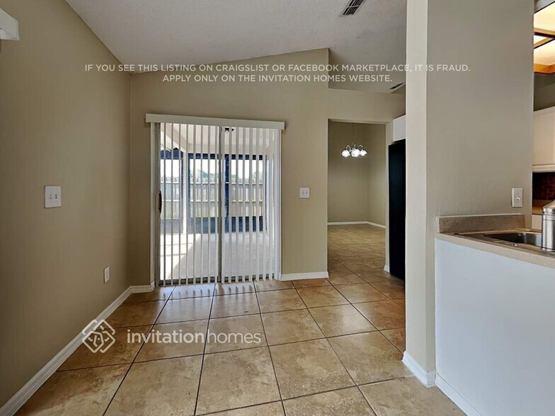 Building Photo - 2825 Mnr Hl Dr