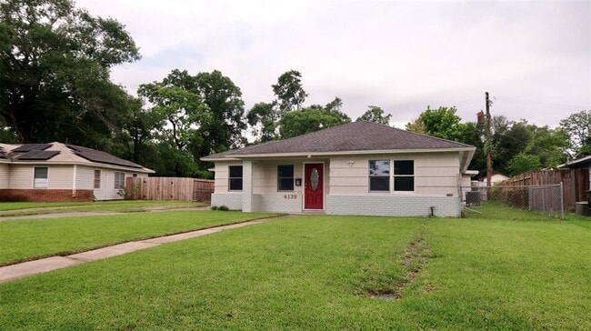 Building Photo - 4139 De Leon St