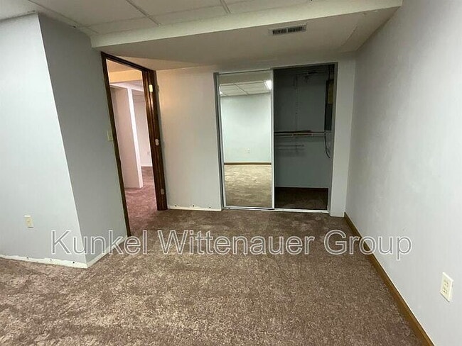 Building Photo - Single Family Home