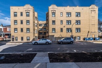 Building Photo - 418 S Laramie