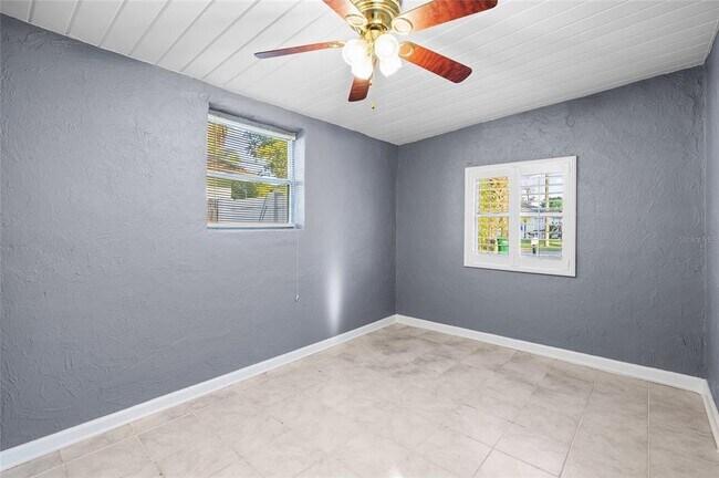 Building Photo - 3611 Anderson Ave