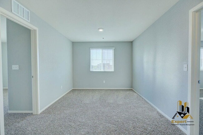 Building Photo - 6048 Emerald Park Ln