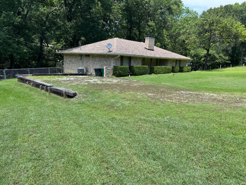 Building Photo - 15712 Top Ct