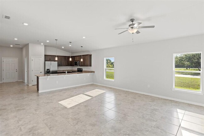 Building Photo - 7035 W Price Blvd