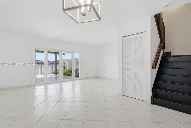 Building Photo - 17530 SW 139th Ct