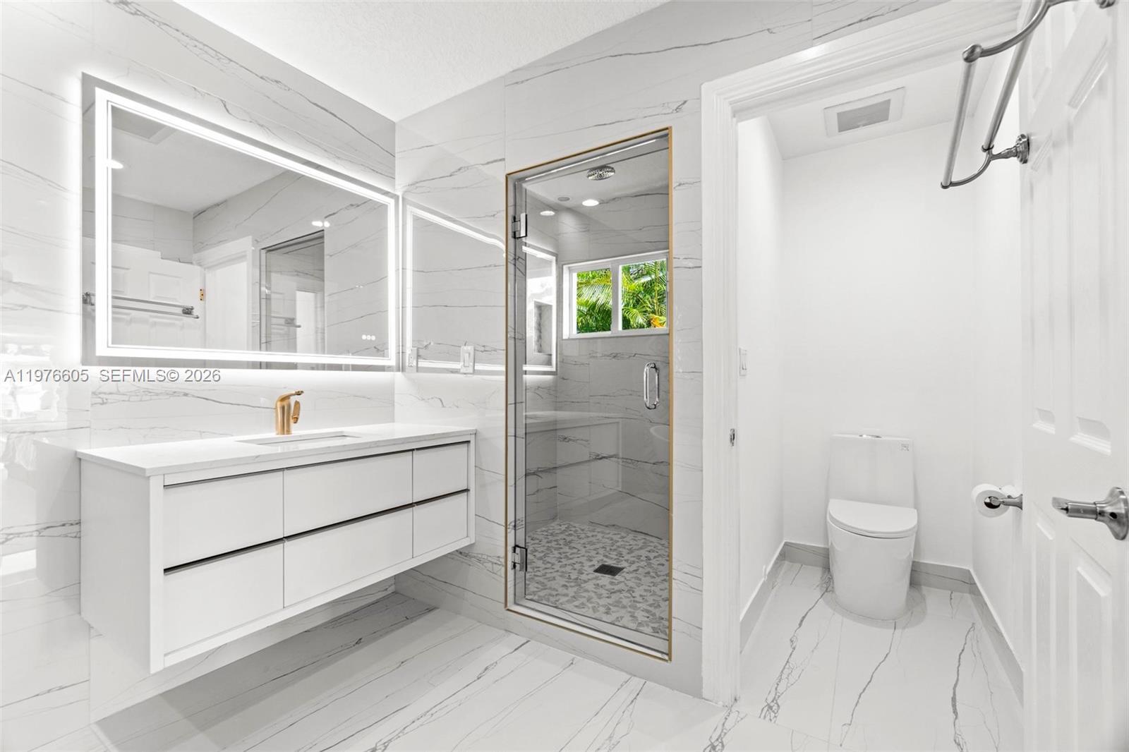 Building Photo - 947 Nautilus Is