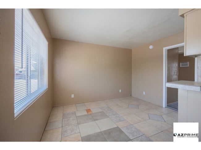 Building Photo - $250 OFF 1ST MONTH'S RENT MOVE IN SPECIAL!...