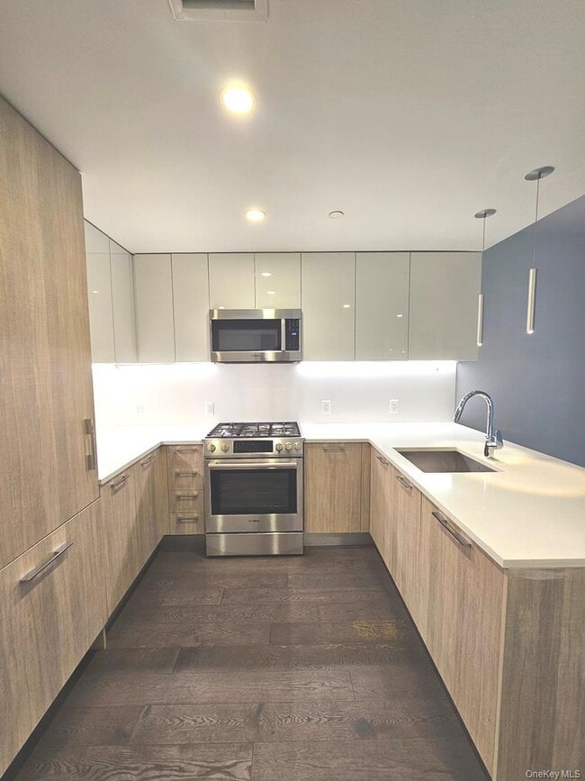 Building Photo - 131-03 40th Rd