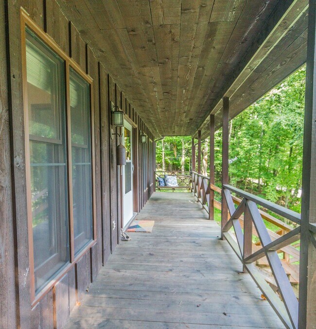 Building Photo - 183 Rhododendron Ln