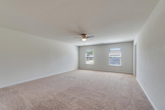 Building Photo - 737 Woody Dr